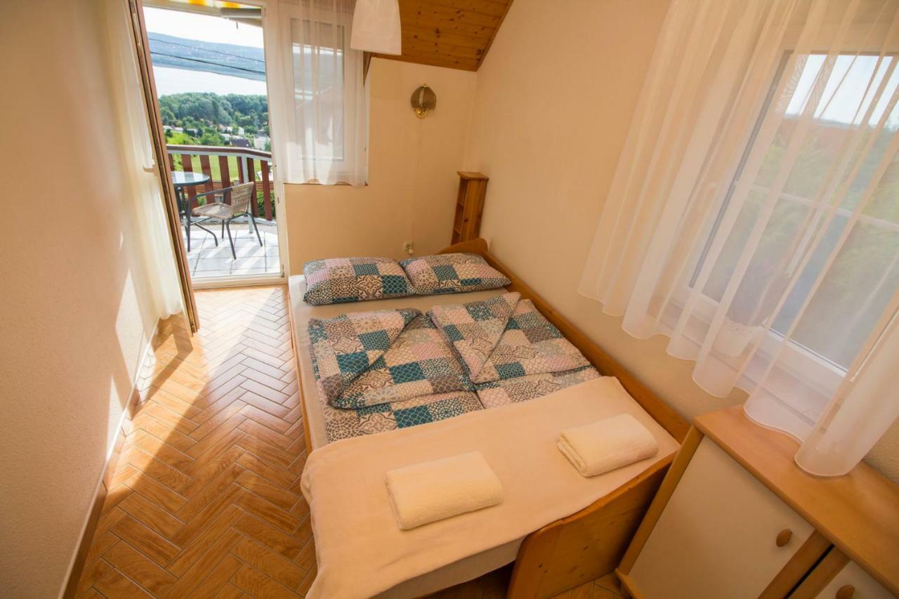 Szepkilatas Vendeghaz Villa Balatonfůzfő Bagian luar foto