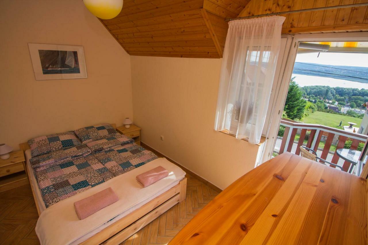 Szepkilatas Vendeghaz Villa Balatonfůzfő Bagian luar foto