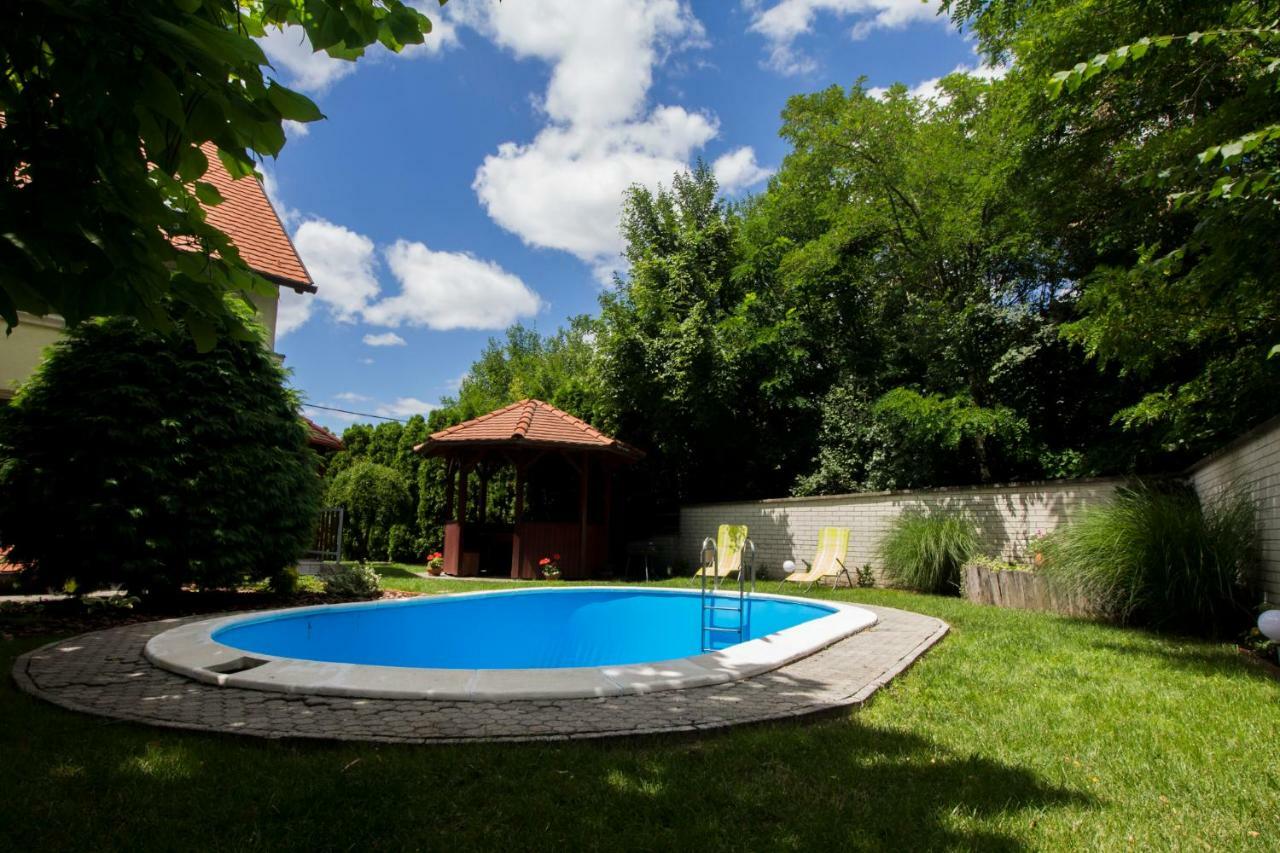 Szepkilatas Vendeghaz Villa Balatonfůzfő Bagian luar foto