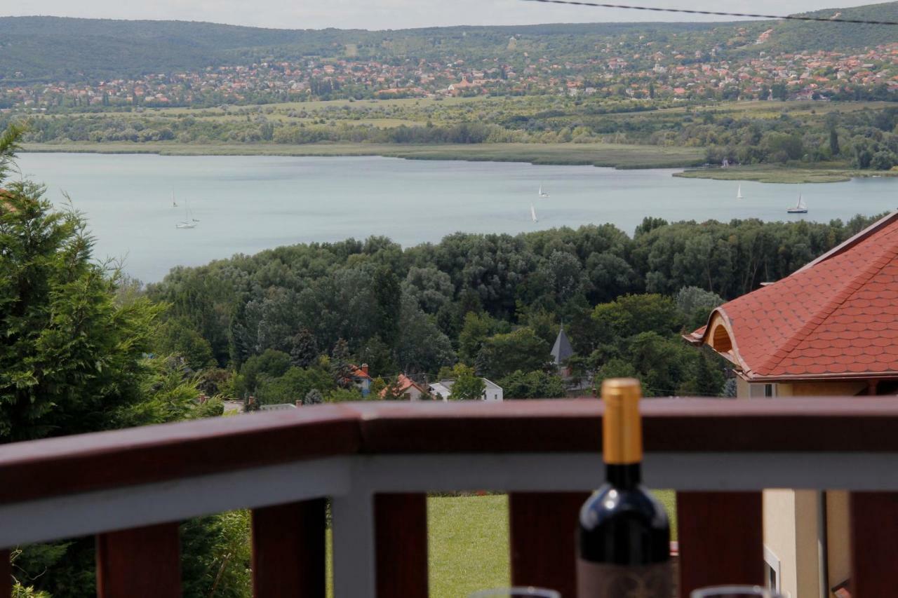 Szepkilatas Vendeghaz Villa Balatonfůzfő Bagian luar foto