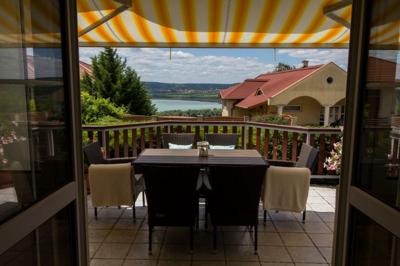 Szepkilatas Vendeghaz Villa Balatonfůzfő Bagian luar foto