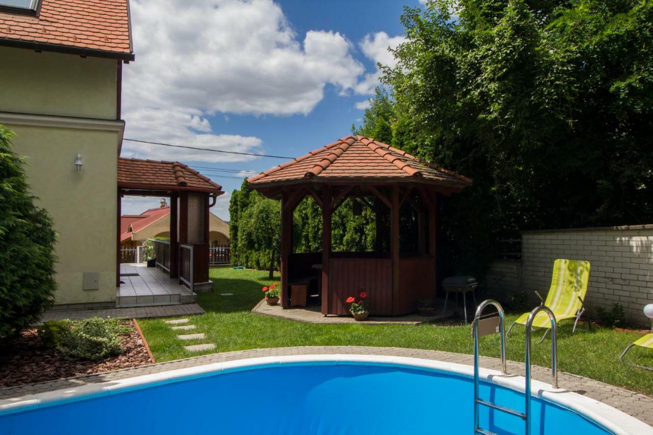 Szepkilatas Vendeghaz Villa Balatonfůzfő Bagian luar foto