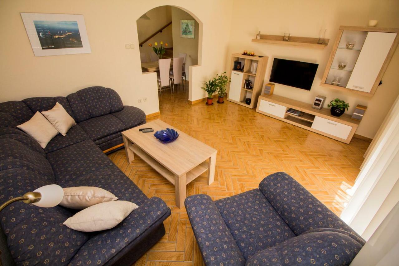 Szepkilatas Vendeghaz Villa Balatonfůzfő Bagian luar foto